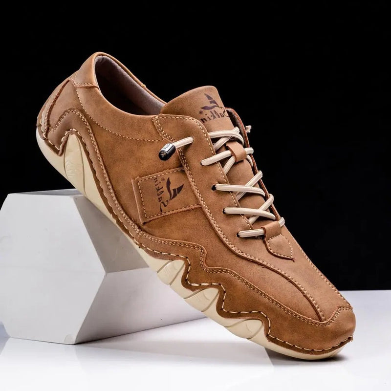 Men’s Lace-Up Casual Shoes with Contrast Stitching and Curved Sole