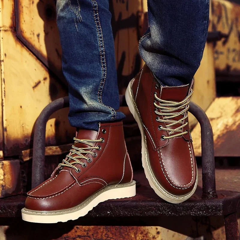 Men’s Lace-Up Moc Toe Boots with Rugged Sole and Casual Street Style